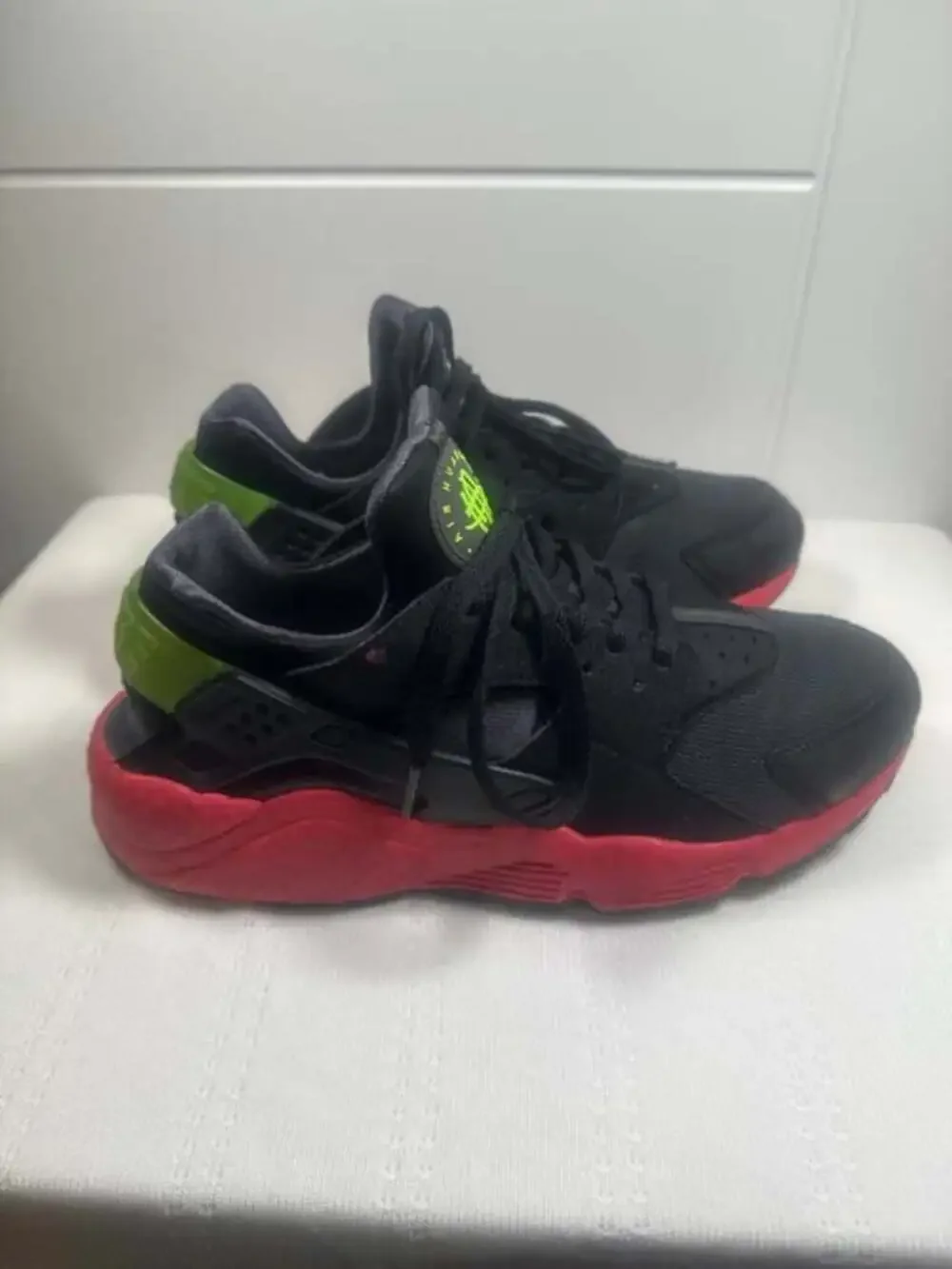Nike Air Huarache Hyperpunch